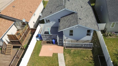 3 Taylor Drive, Lacombe, AB - Outdoor
