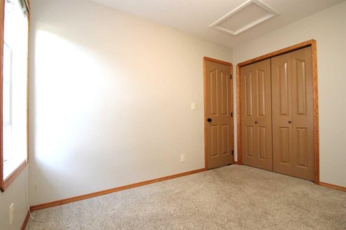 264 Vanson Close, Red Deer, AB - Indoor Photo Showing Other Room