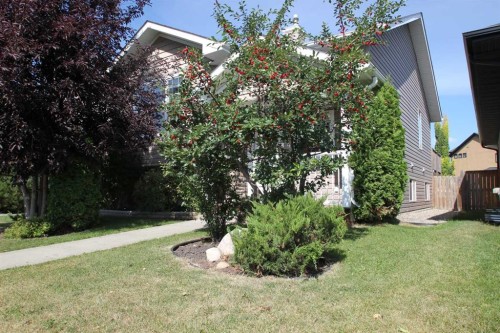264 Vanson Close, Red Deer, AB - Outdoor