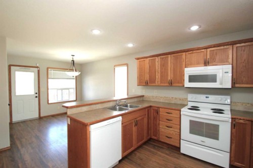 264 Vanson Close, Red Deer, AB - Indoor Photo Showing Kitchen With Double Sink