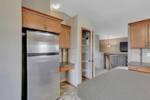 12 Kensington Close, Red Deer, AB - Indoor Photo Showing Kitchen