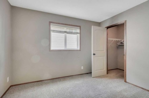 12 Kensington Close, Red Deer, AB - Indoor Photo Showing Other Room