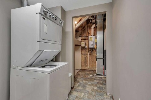 12 Kensington Close, Red Deer, AB - Indoor Photo Showing Laundry Room