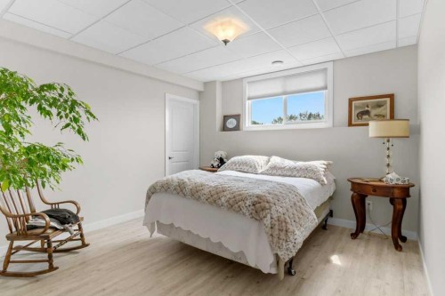 36408 Range Road 271, Rural Red Deer County, AB - Indoor Photo Showing Bedroom