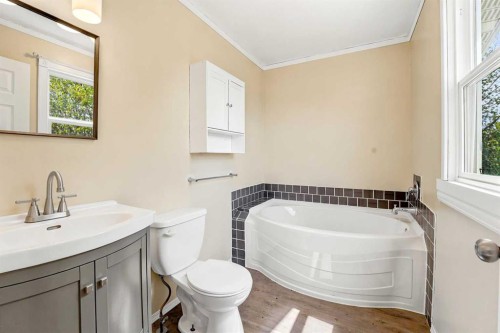 45 Northstar Drive, Lacombe, AB - Indoor Photo Showing Bathroom