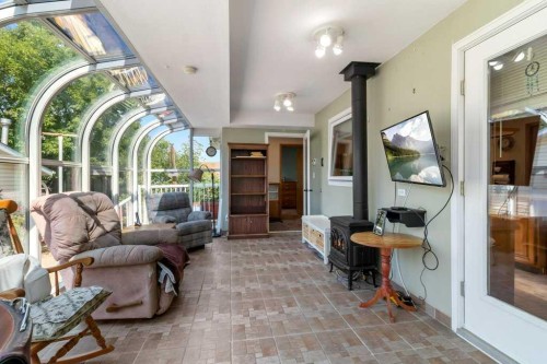 4732 48 Street, Sylvan Lake, AB - Indoor