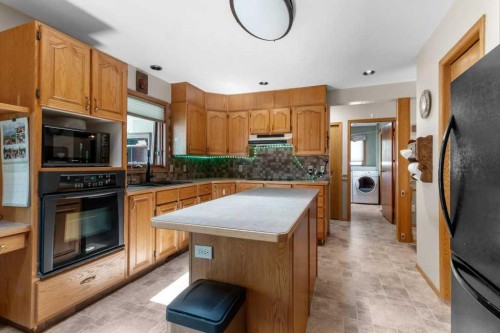 4732 48 Street, Sylvan Lake, AB - Indoor Photo Showing Kitchen