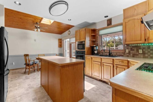 4732 48 Street, Sylvan Lake, AB - Indoor Photo Showing Kitchen