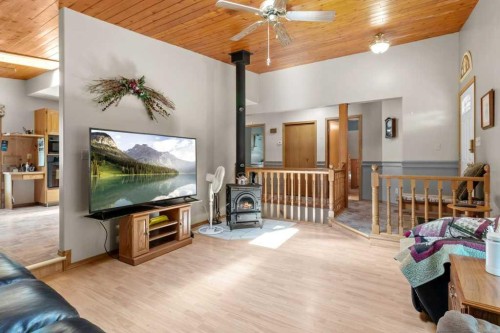 4732 48 Street, Sylvan Lake, AB - Indoor