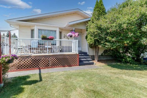 4732 48 Street  Sylvan Lake, AB T4S 1M9