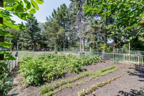 4732 48 Street, Sylvan Lake, AB - Outdoor