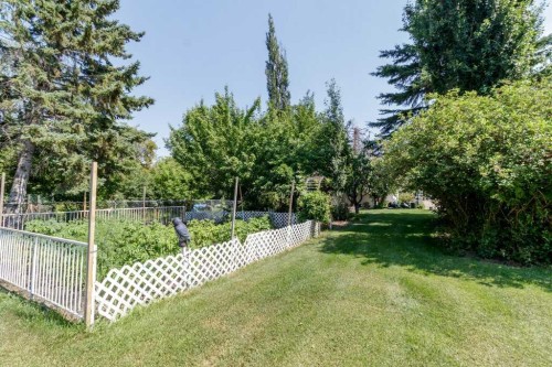 4732 48 Street, Sylvan Lake, AB - Outdoor