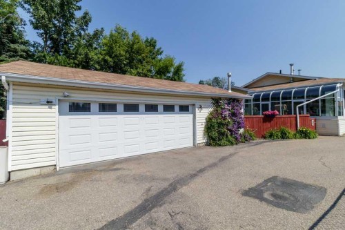 4732 48 Street, Sylvan Lake, AB - Outdoor