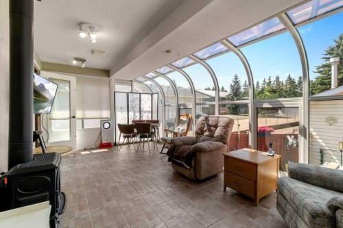 4732 48 Street, Sylvan Lake, AB - Indoor