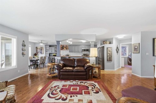 83 Irving Crescent, Red Deer, AB - Indoor Photo Showing Living Room