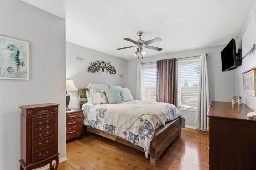 83 Irving Crescent, Red Deer, AB - Indoor Photo Showing Bedroom