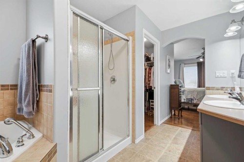83 Irving Crescent, Red Deer, AB - Indoor Photo Showing Bathroom