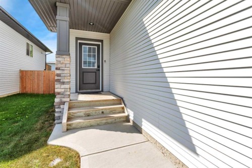 22 Bardwell Way, Sylvan Lake, AB - Outdoor With Exterior