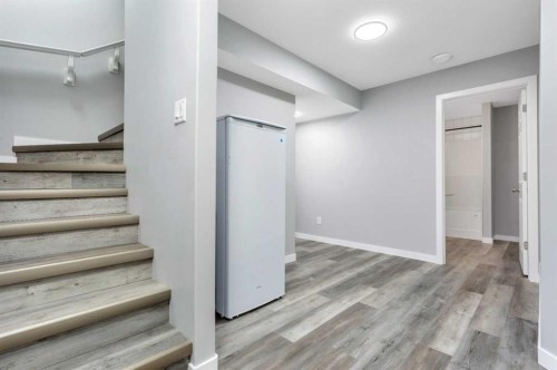 22 Bardwell Way, Sylvan Lake, AB - Indoor Photo Showing Other Room