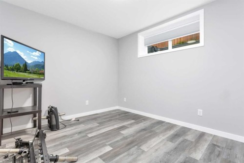 22 Bardwell Way, Sylvan Lake, AB - Indoor Photo Showing Other Room