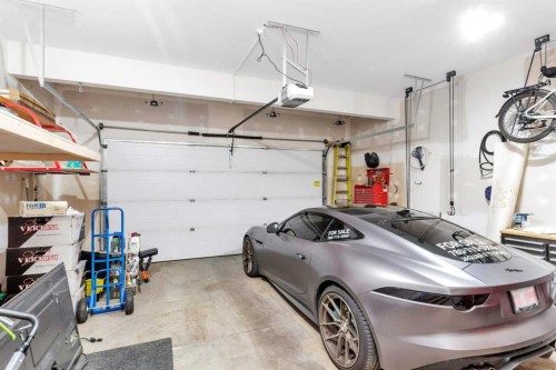 22 Bardwell Way, Sylvan Lake, AB - Indoor Photo Showing Garage