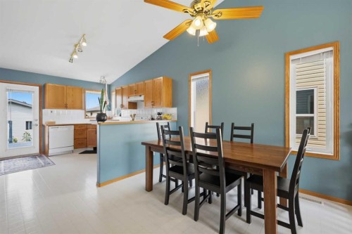 24 Kelly, Red Deer, AB - Indoor Photo Showing Dining Room