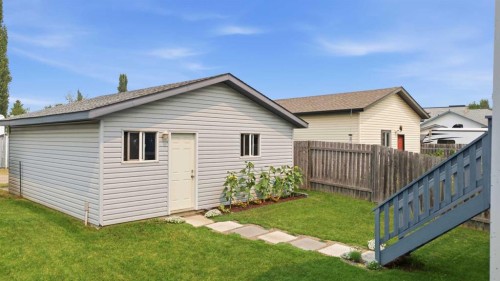 24 Kelly, Red Deer, AB - Outdoor