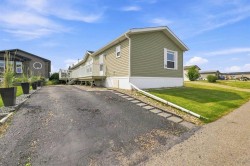 73-15 Mackenzie Ranch Way Lacombe, AB T4L 0B4
