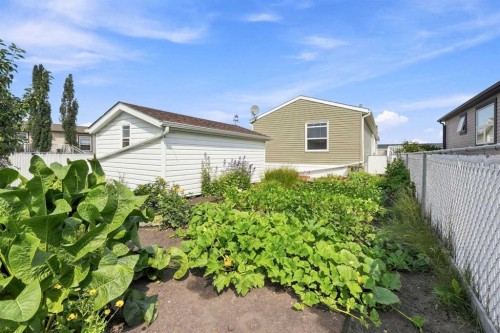73-15 Mackenzie Ranch Way, Lacombe, AB 