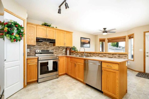 172 Duckering Close, Red Deer, AB - Indoor Photo Showing Kitchen With Double Sink