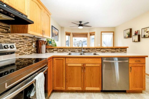 172 Duckering Close, Red Deer, AB - Indoor Photo Showing Kitchen With Double Sink