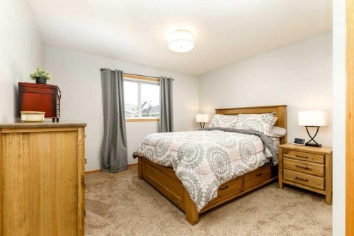 172 Duckering Close, Red Deer, AB - Indoor Photo Showing Bedroom