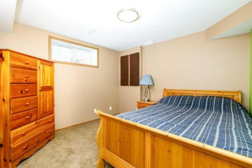 172 Duckering Close, Red Deer, AB - Indoor Photo Showing Bedroom