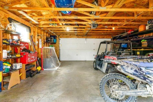 172 Duckering Close, Red Deer, AB - Indoor Photo Showing Garage