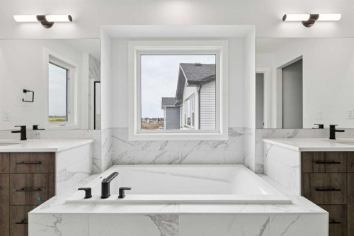 412 Bridgeport Glen, Chestermere, AB - Indoor Photo Showing Bathroom