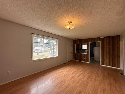 5010 44 Avenue, Ponoka, AB - Indoor Photo Showing Other Room