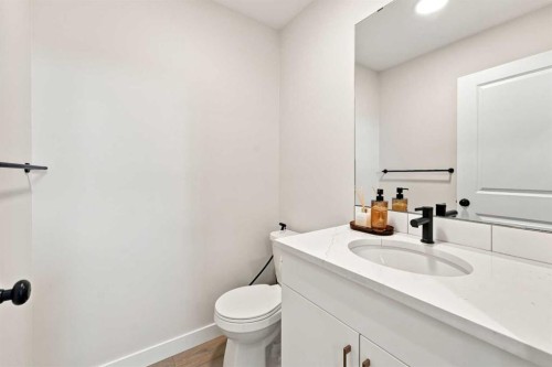 41 Pinnacle Close, Blackfalds, AB - Indoor Photo Showing Bathroom