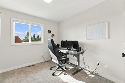 41 Pinnacle Close, Blackfalds, AB - Indoor Photo Showing Office