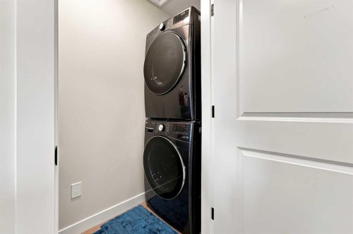 41 Pinnacle Close, Blackfalds, AB - Indoor Photo Showing Laundry Room