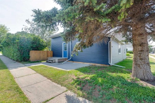 4903 48 Street  Innisfail, AB T4G 1N1