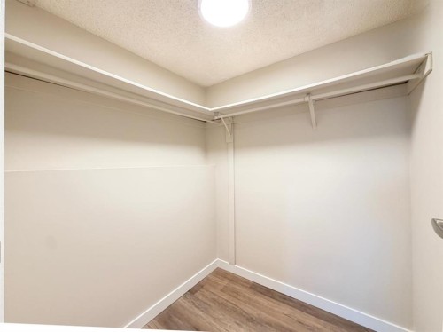 5946-45 A Avenue, Lacombe, AB - Indoor With Storage
