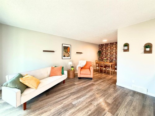 5946-45 A Avenue, Lacombe, AB - Indoor Photo Showing Living Room