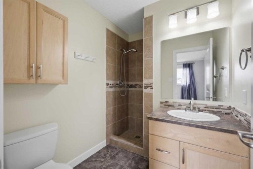 5910 57 Ave, Ponoka, AB - Indoor Photo Showing Bathroom