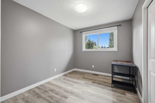 5910 57 Ave, Ponoka, AB - Indoor Photo Showing Other Room