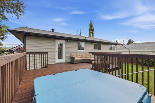 5910 57 Ave, Ponoka, AB - Outdoor With Deck Patio Veranda With Exterior