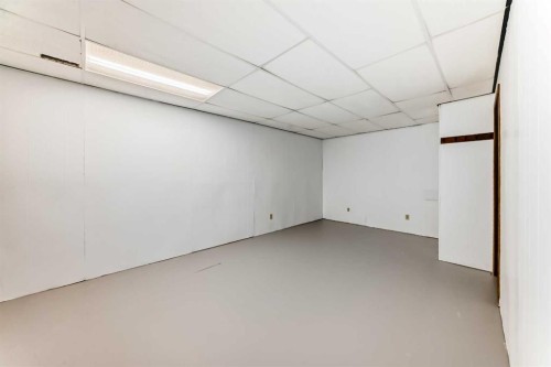 B1-35 Nash, Red Deer, AB - Indoor