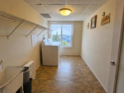 406-4425 Heritage Way, Lacombe, AB - Indoor