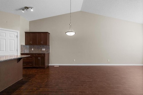12-5021 34 Avenue, Camrose, AB - Indoor