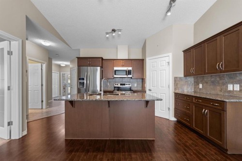 12-5021 34 Avenue, Camrose, AB - Indoor Photo Showing Kitchen With Upgraded Kitchen