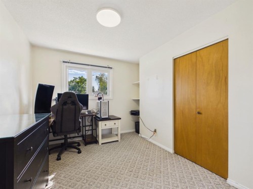 26 Otterbury Avenue, Red Deer, AB - Indoor Photo Showing Other Room